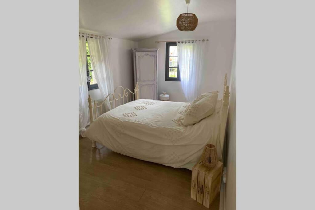 La Petite Maison Au Bord De L'Etang Chirac  Bagian luar foto
