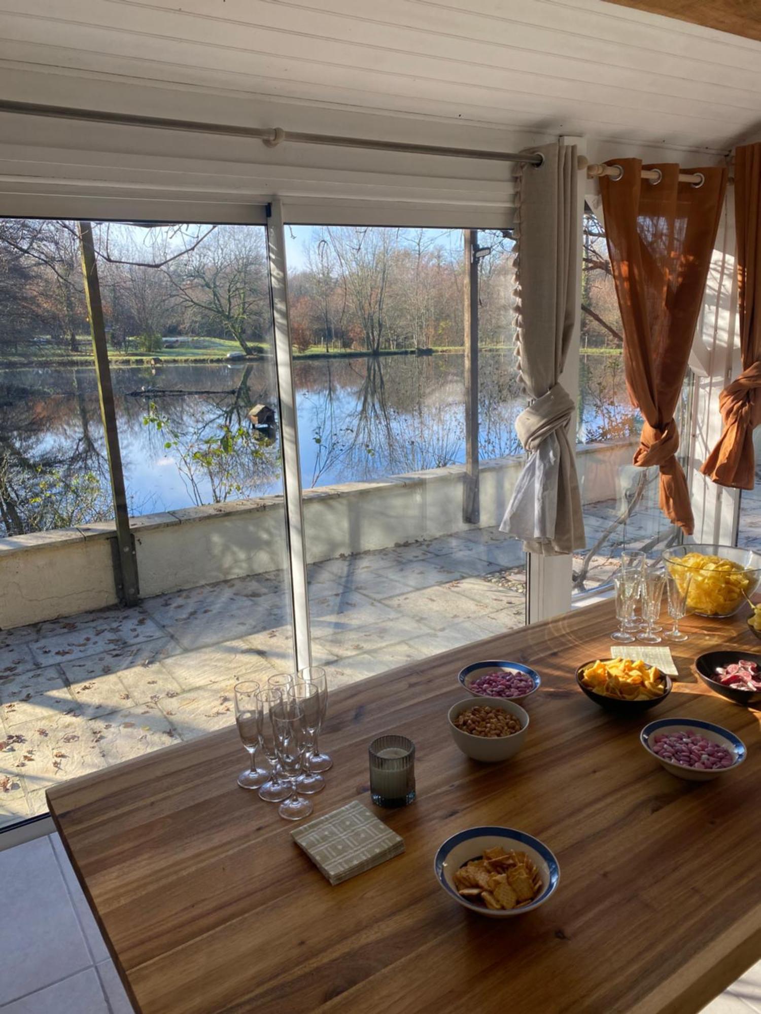 La Petite Maison Au Bord De L'Etang Chirac  Bagian luar foto